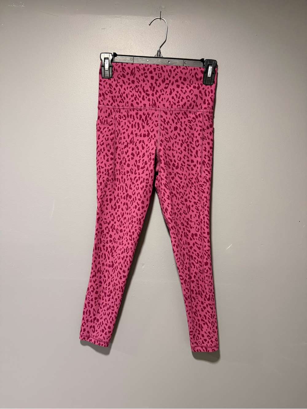 Athleta Hot Pink Leopard Print Leggings